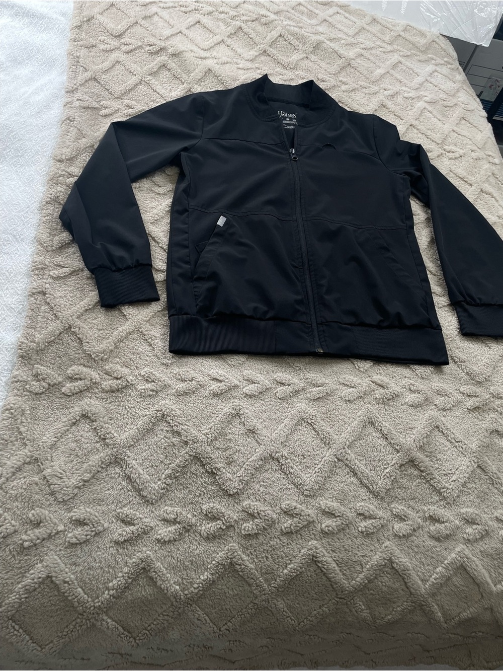 Hanes Black Scrub Jacket with Ribbed Collar
Sz S/P. Medical Staff